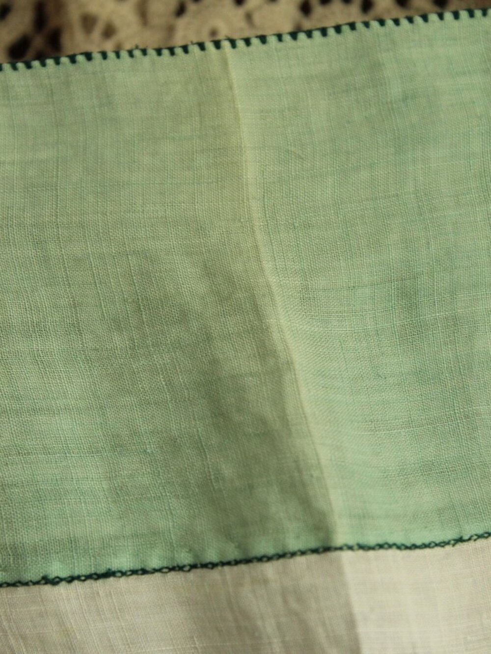 Vintage 1930s Tablecloth, Square Asian Pagoda Embroidered Linen - Picture 6 of 14